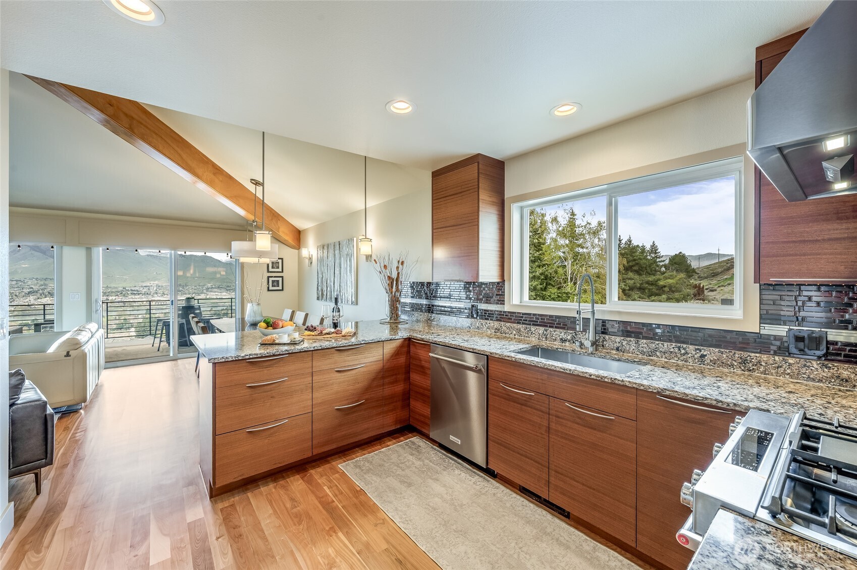 521 23rd Street Property Photo 13