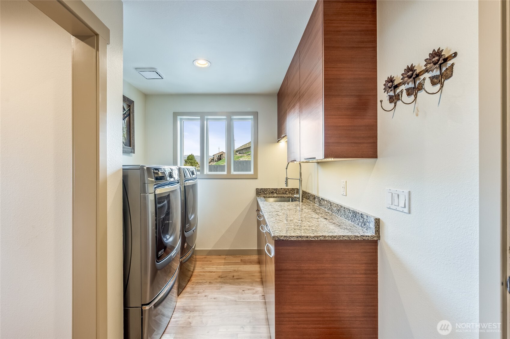 521 23rd Street Property Photo 23