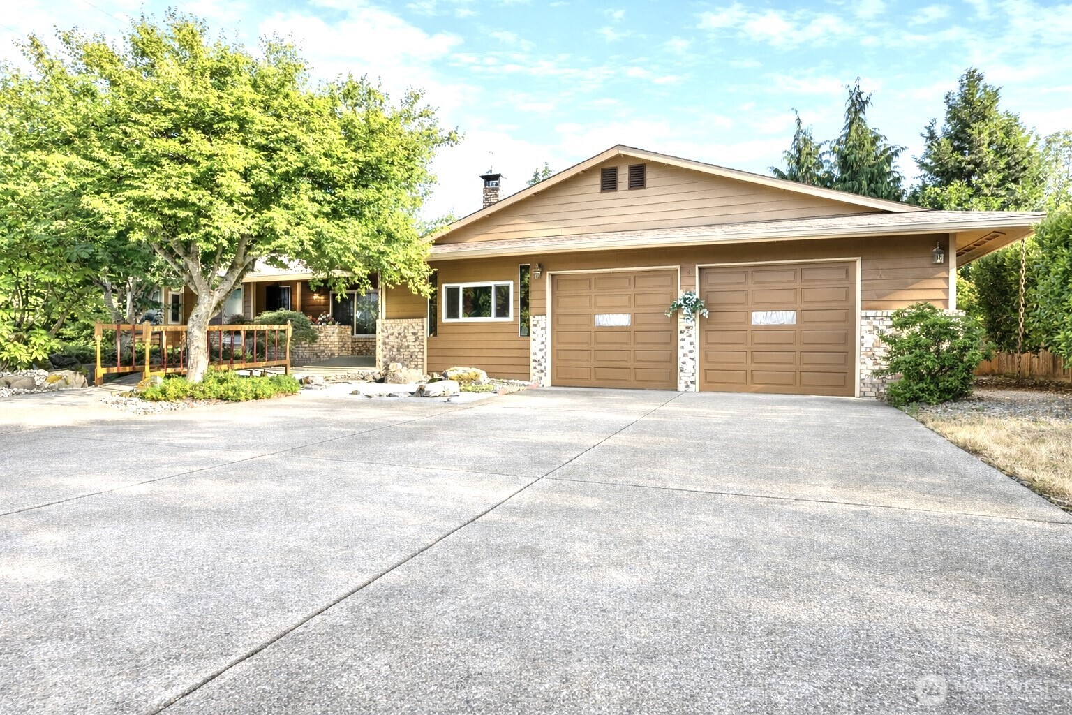 4029 Sanmar Drive Property Photo 2