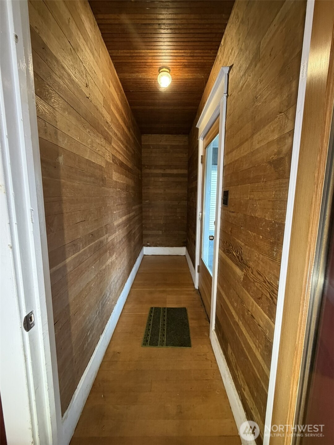 918 W Cushing Street Property Photo 5