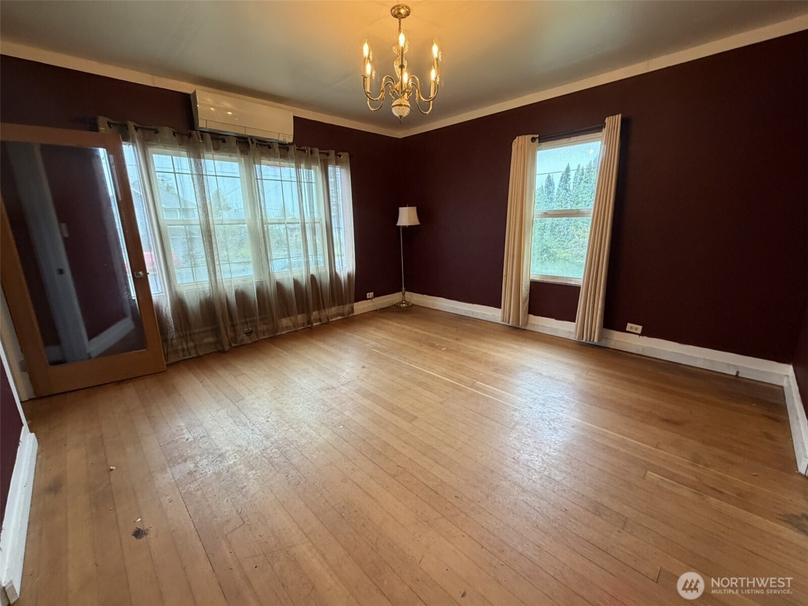 918 W Cushing Street Property Photo 7