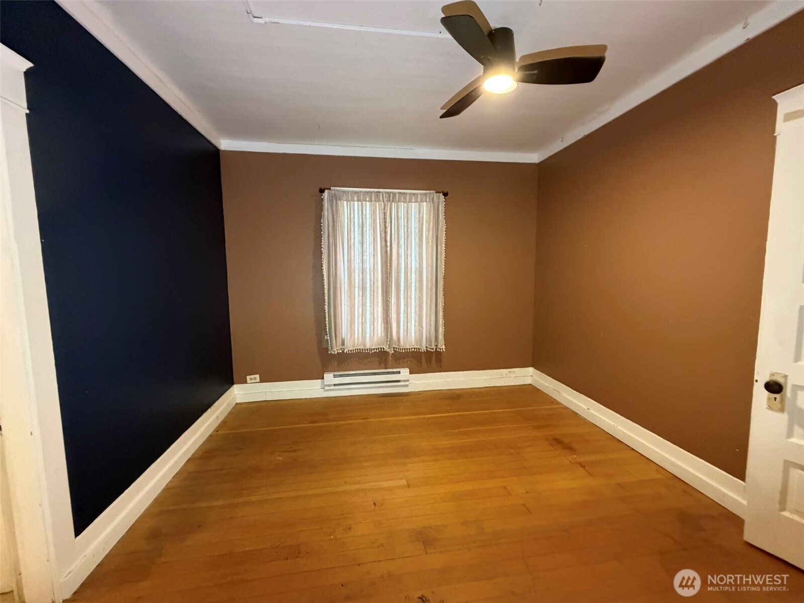 918 W Cushing Street Property Photo 14