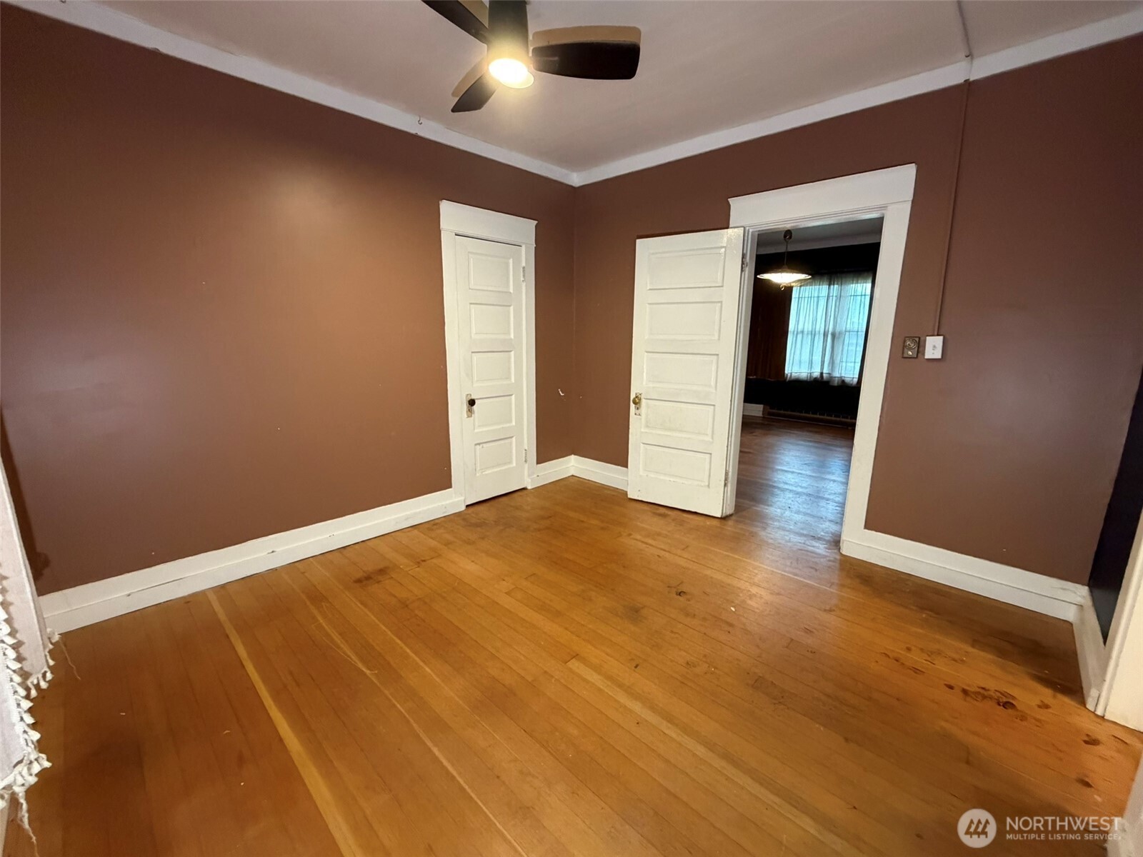918 W Cushing Street Property Photo 15