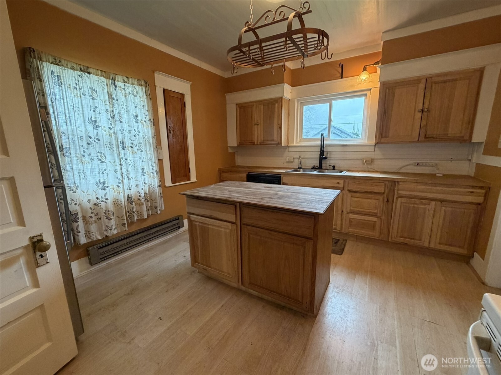 918 W Cushing Street Property Photo 16