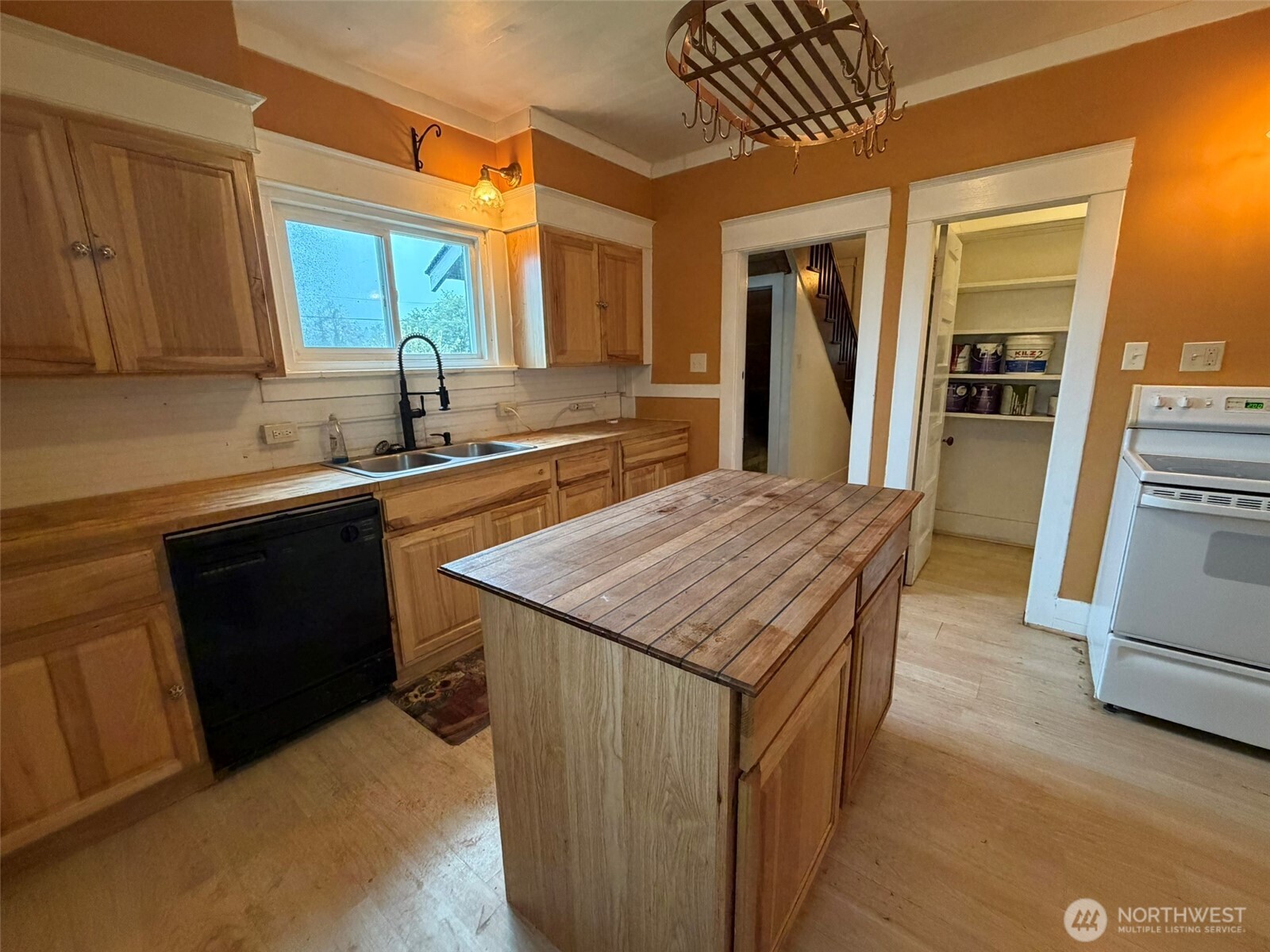 918 W Cushing Street Property Photo 17