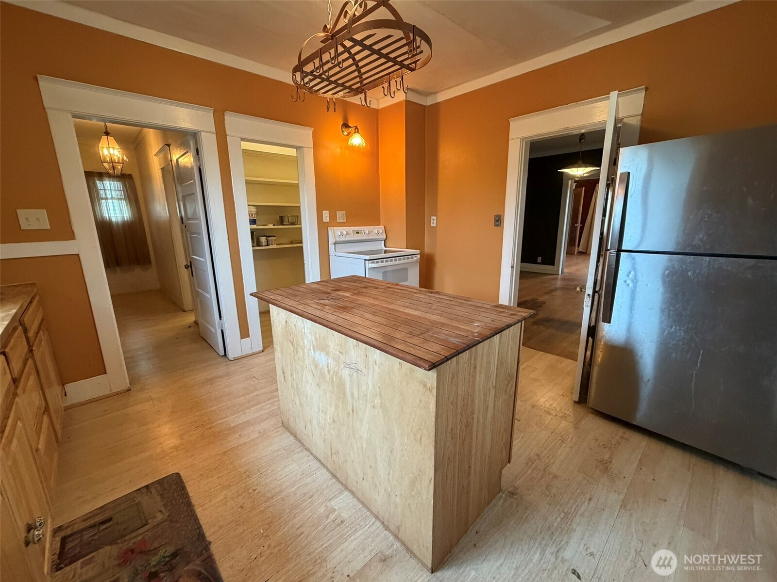 918 W Cushing Street Property Photo 18