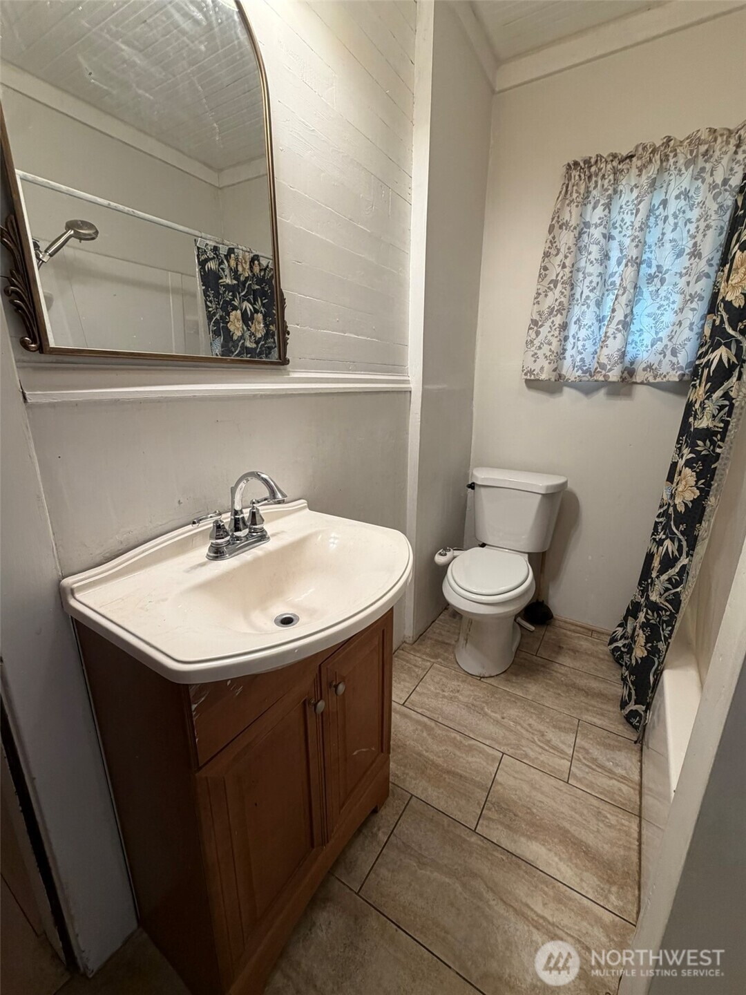 918 W Cushing Street Property Photo 23