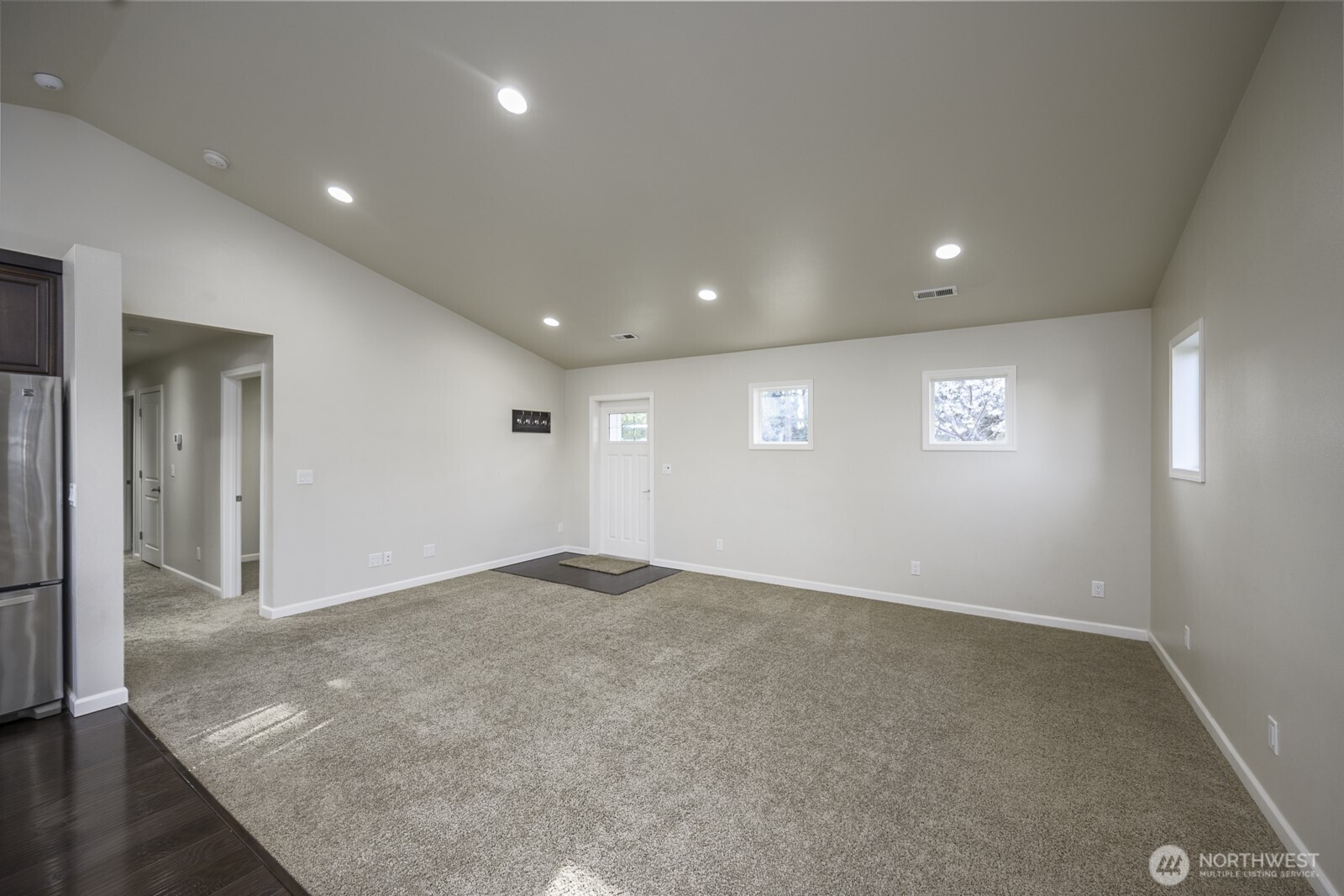 2143 Ne Valley Road Property Photo 10