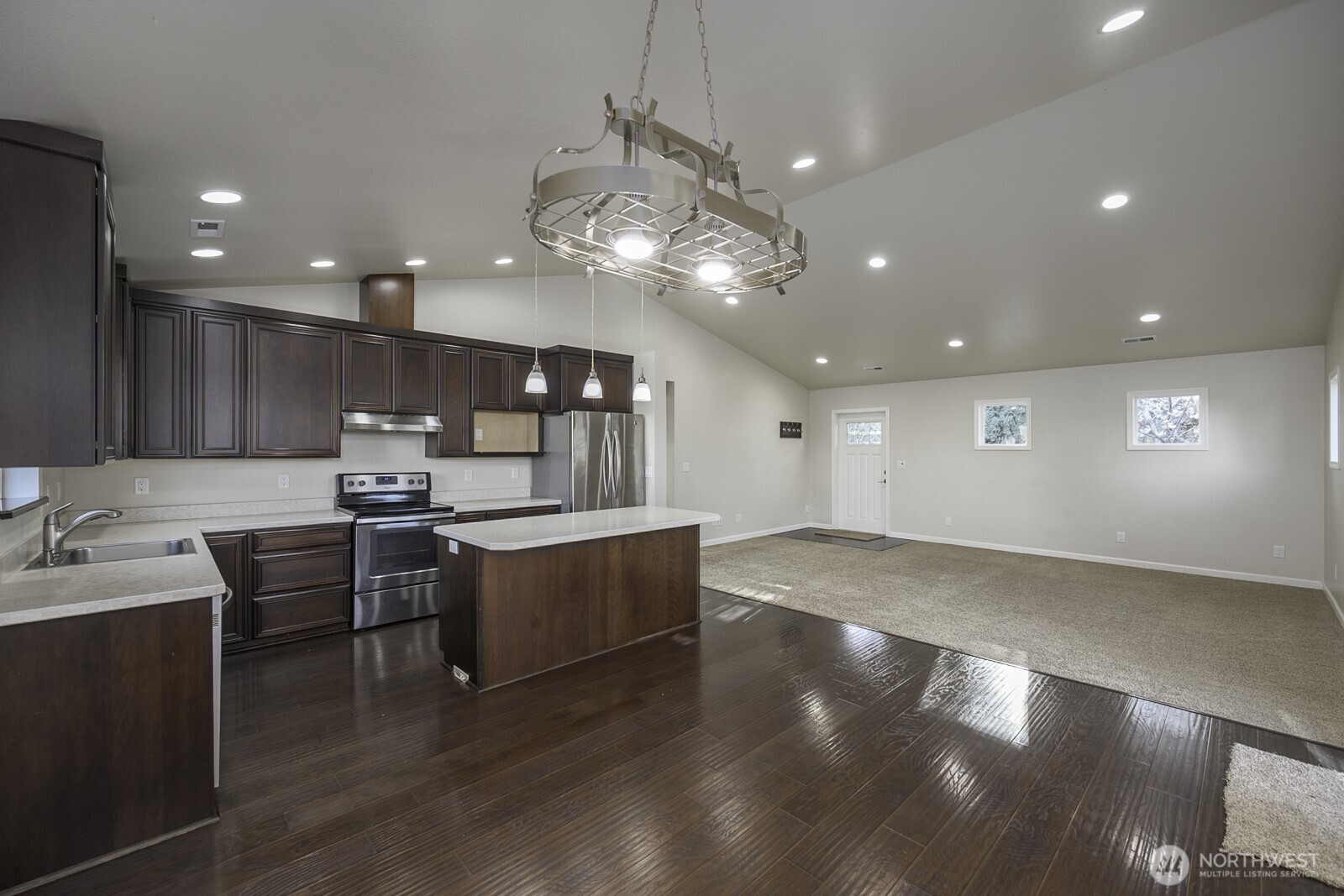 2143 Ne Valley Road Property Photo 13