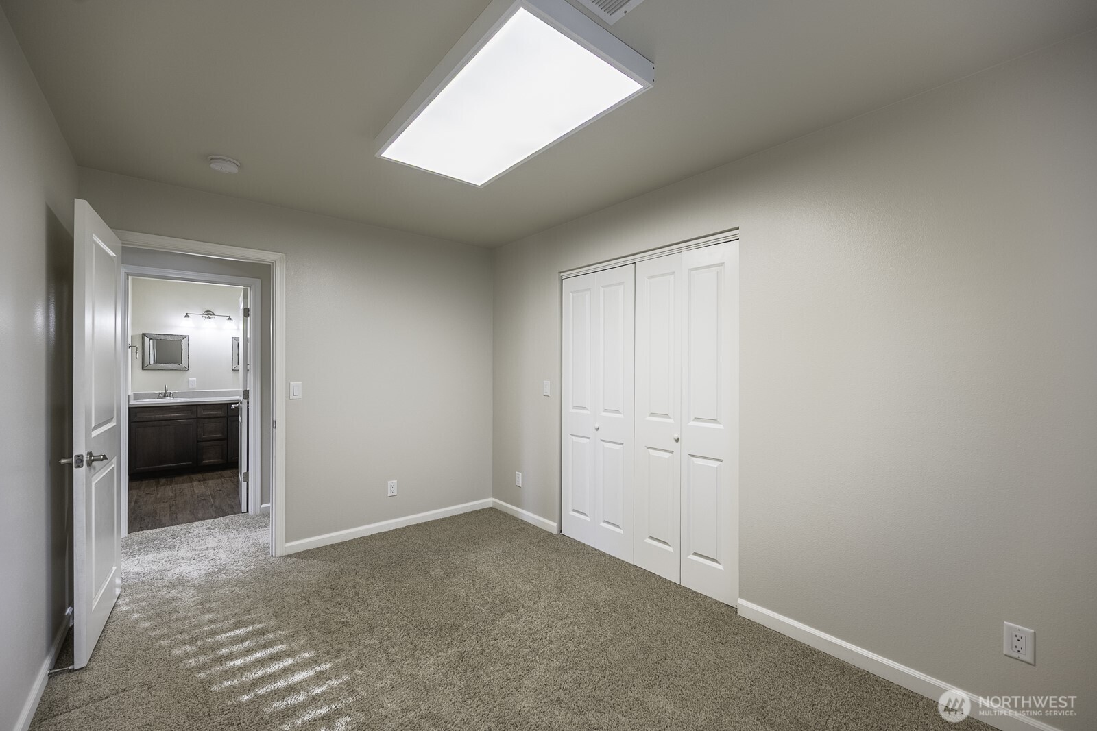 2143 Ne Valley Road Property Photo 19