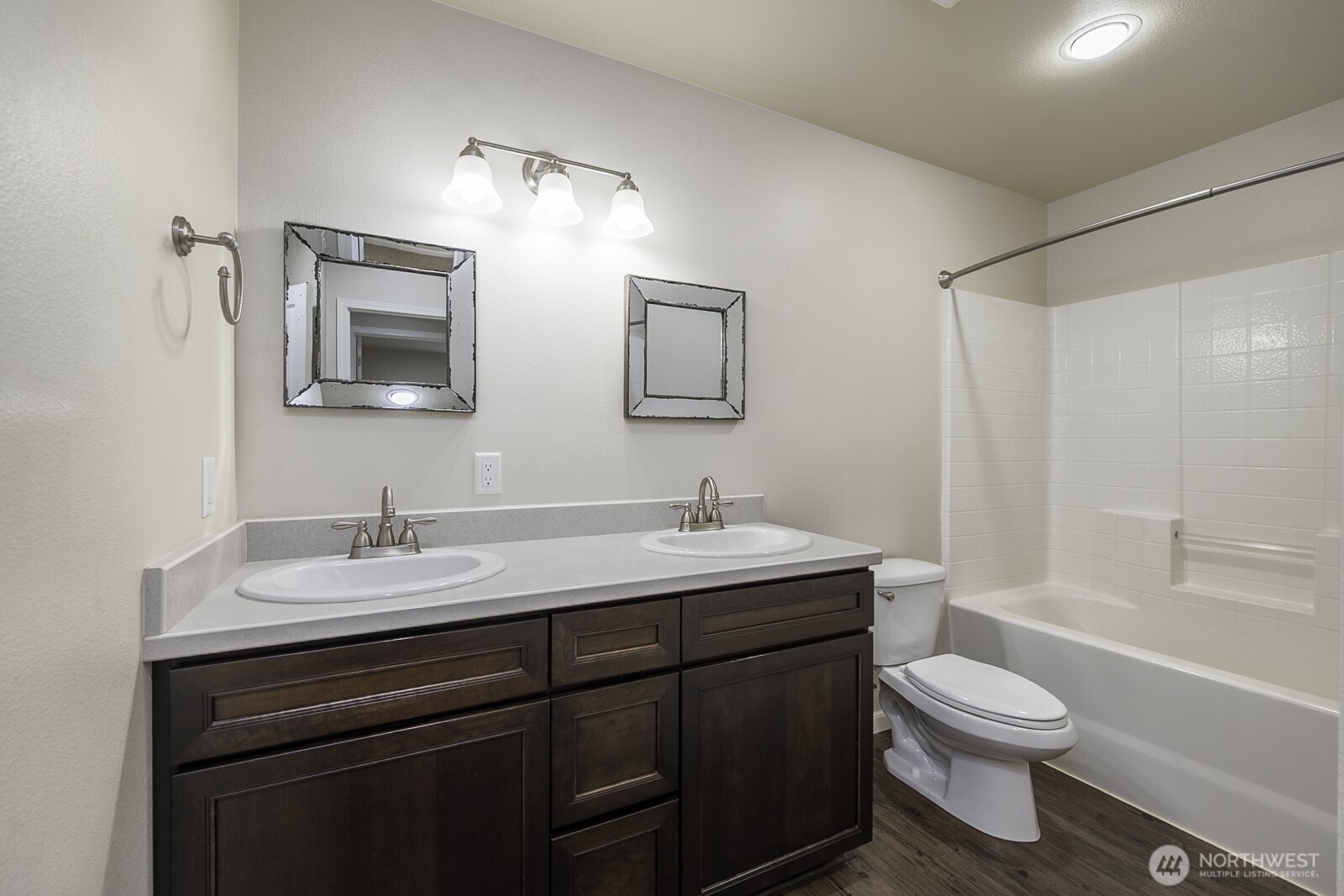 2143 Ne Valley Road Property Photo 22