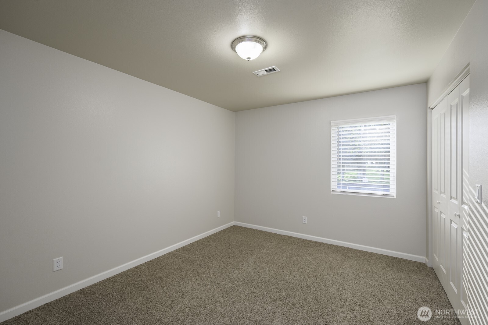 2143 Ne Valley Road Property Photo 23