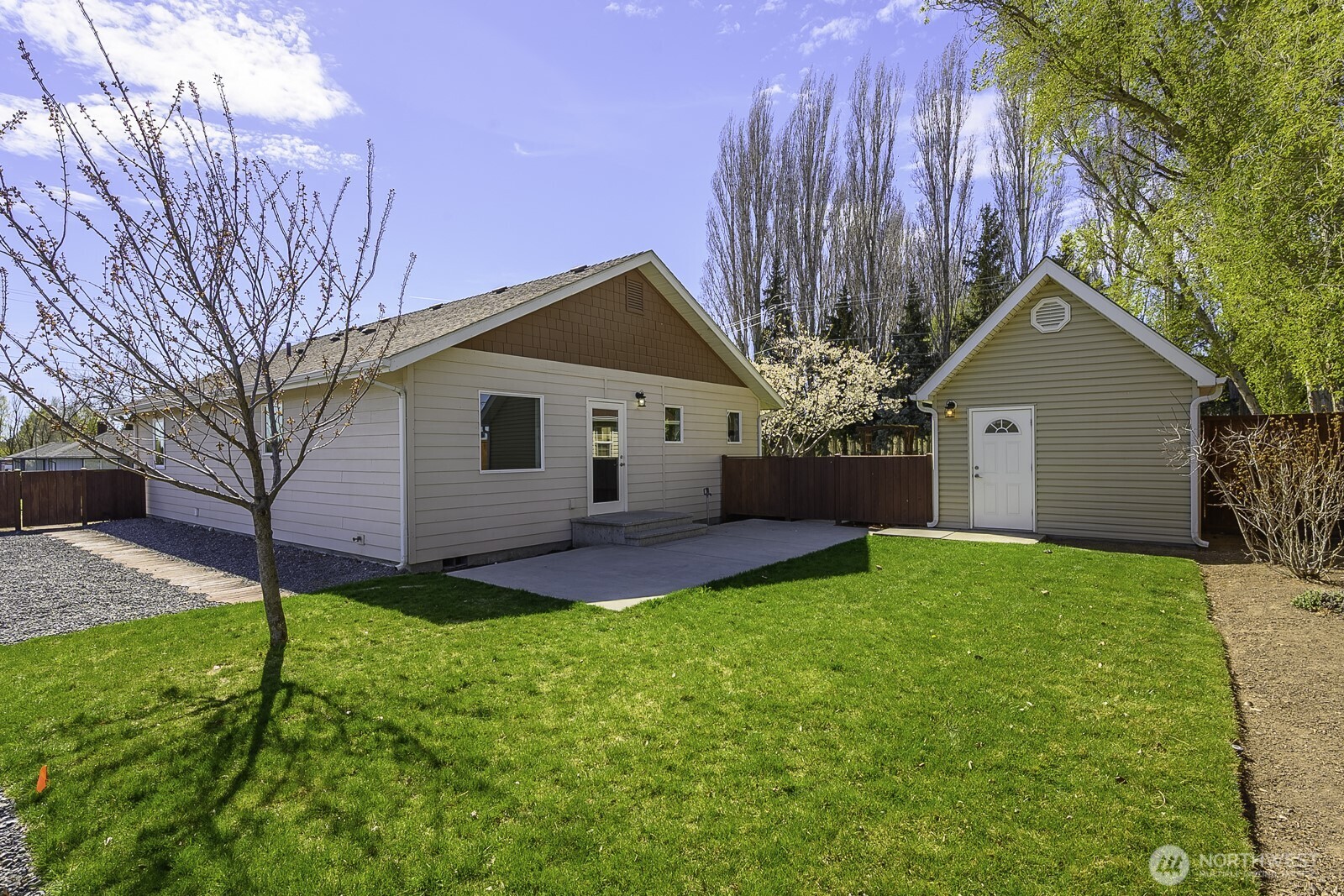 2143 Ne Valley Road Property Photo 32