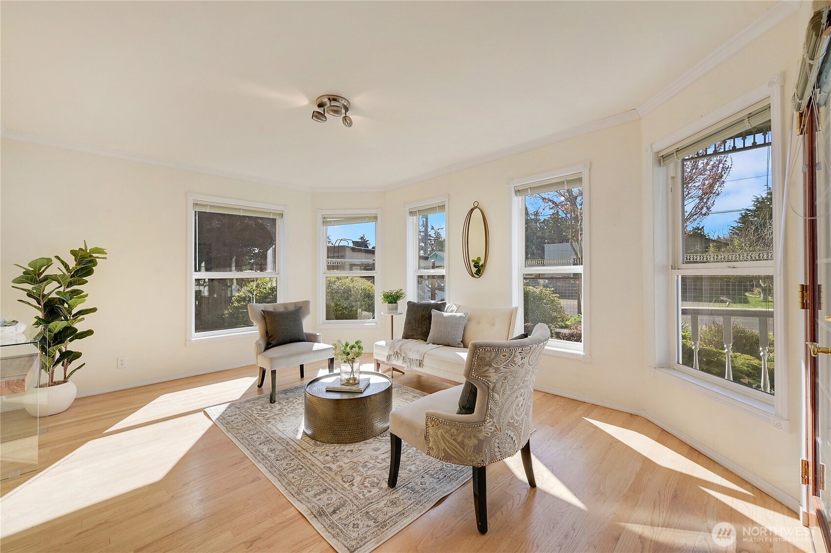 2212 Sheridan Street Property Photo 8