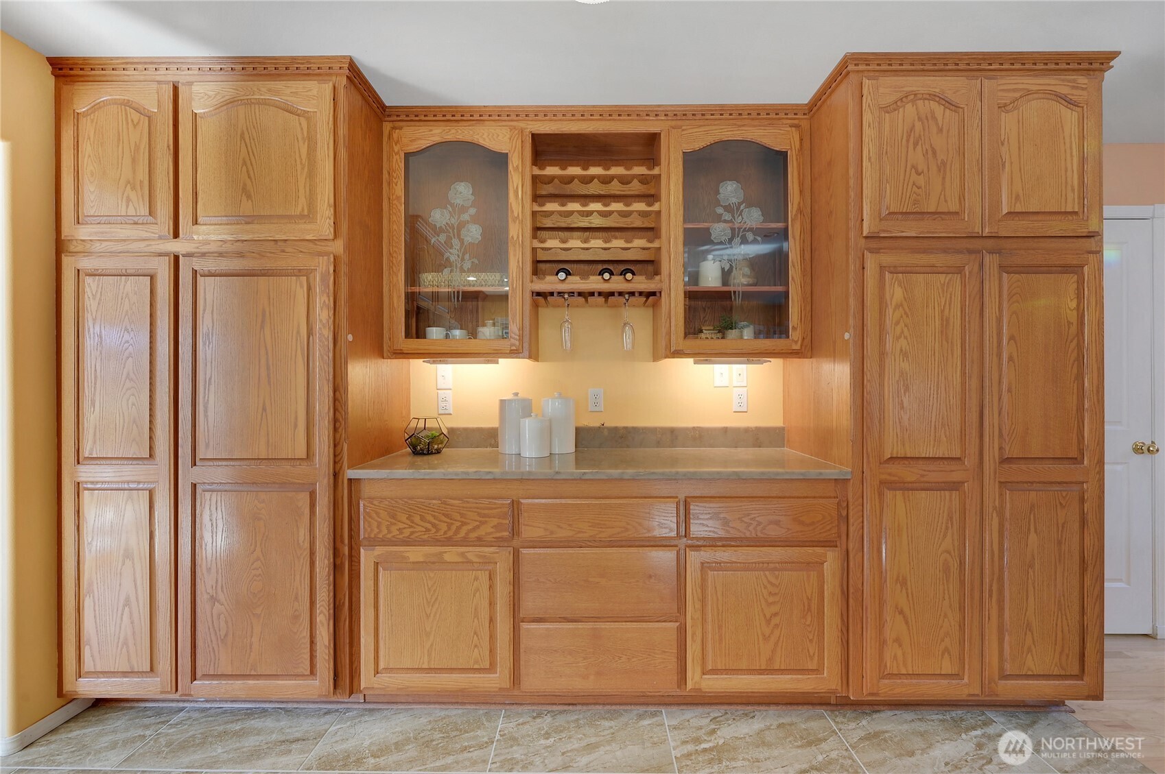 2212 Sheridan Street Property Photo 11
