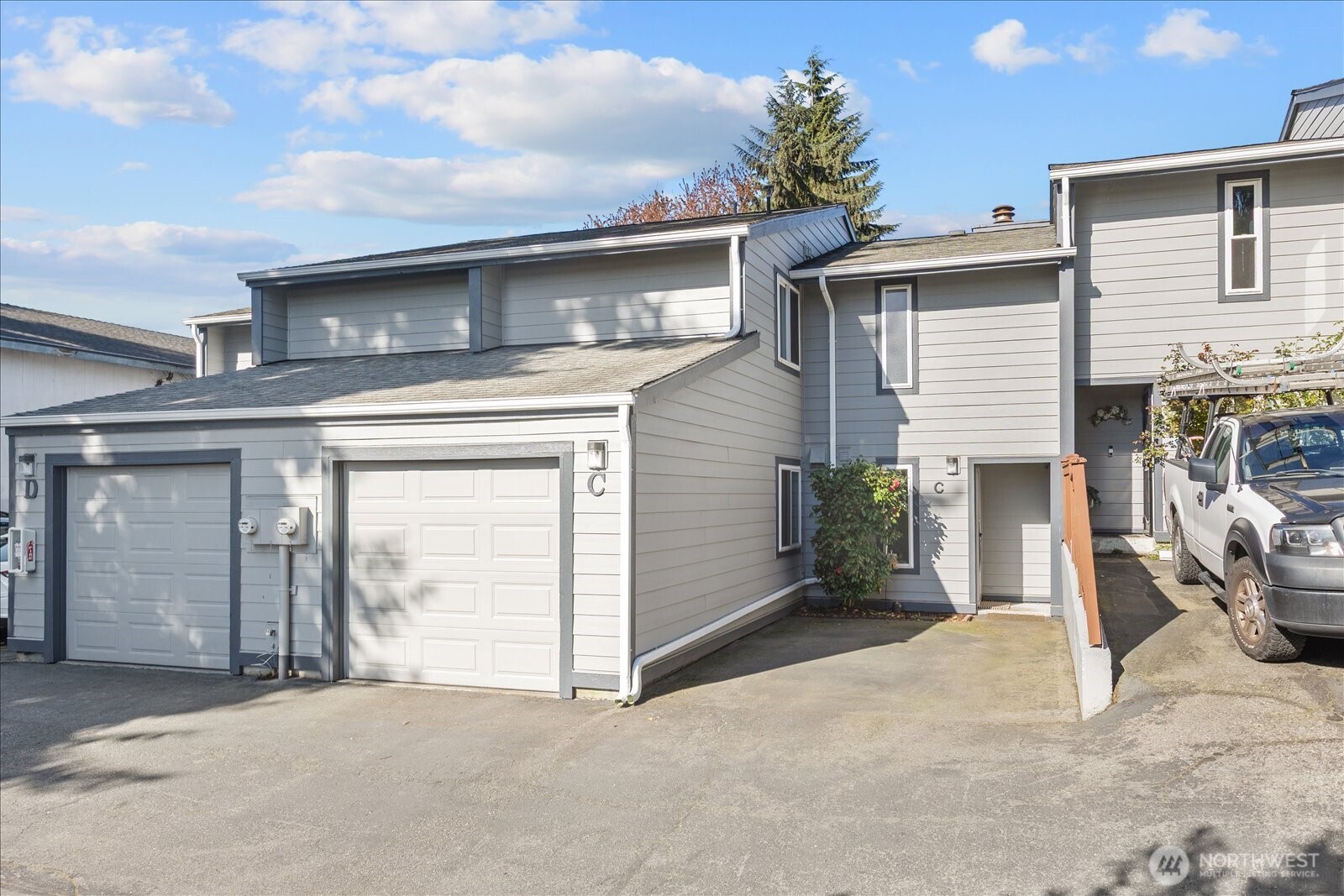 15914 3rd Place C Property Photo 1