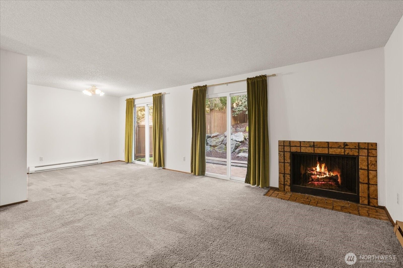 15914 3rd Place C Property Photo 4