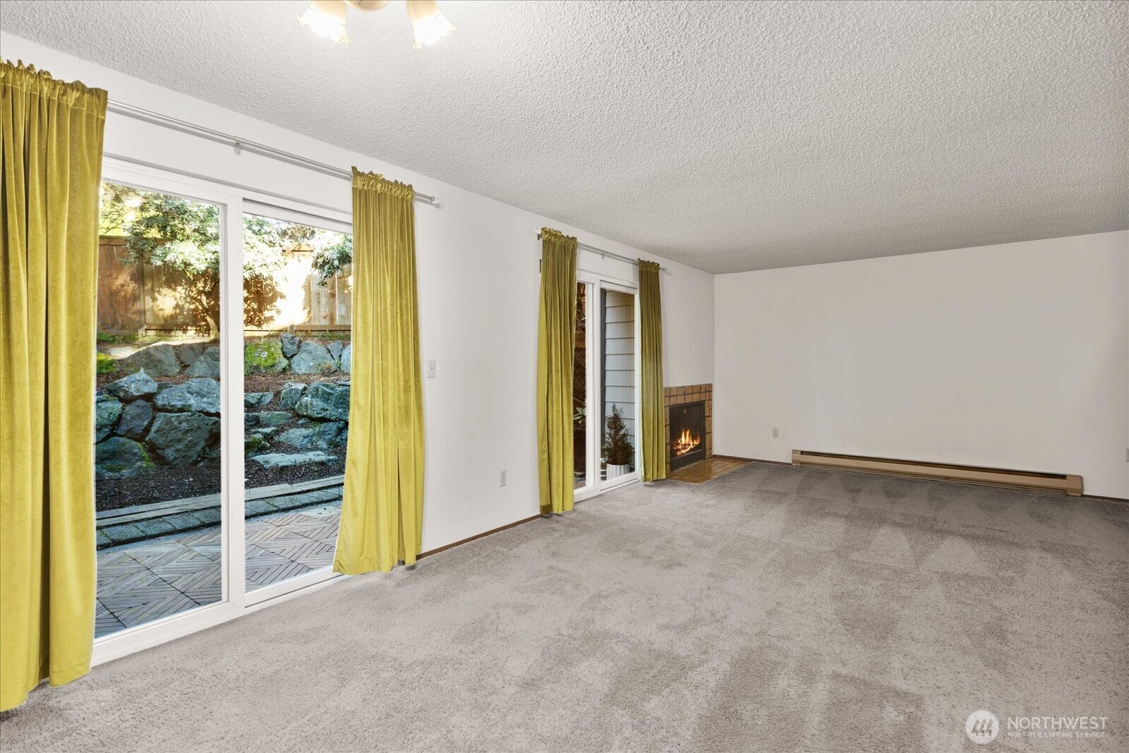 15914 3rd Place C Property Photo 5