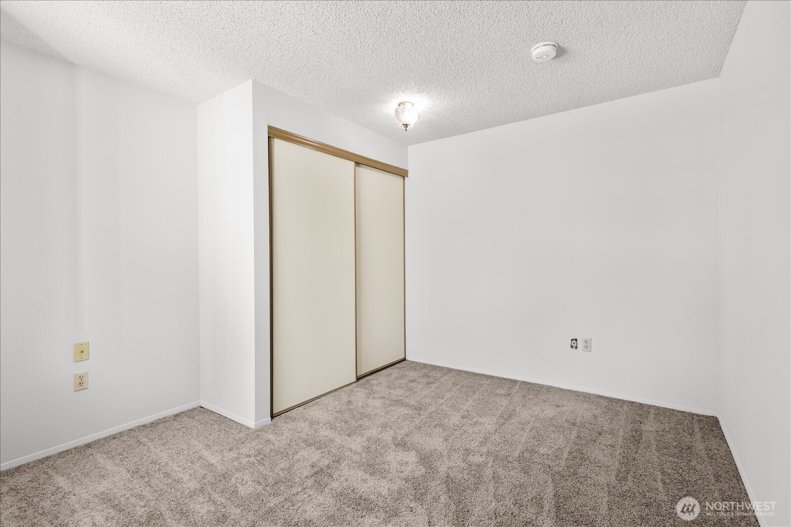 15914 3rd Place C Property Photo 19
