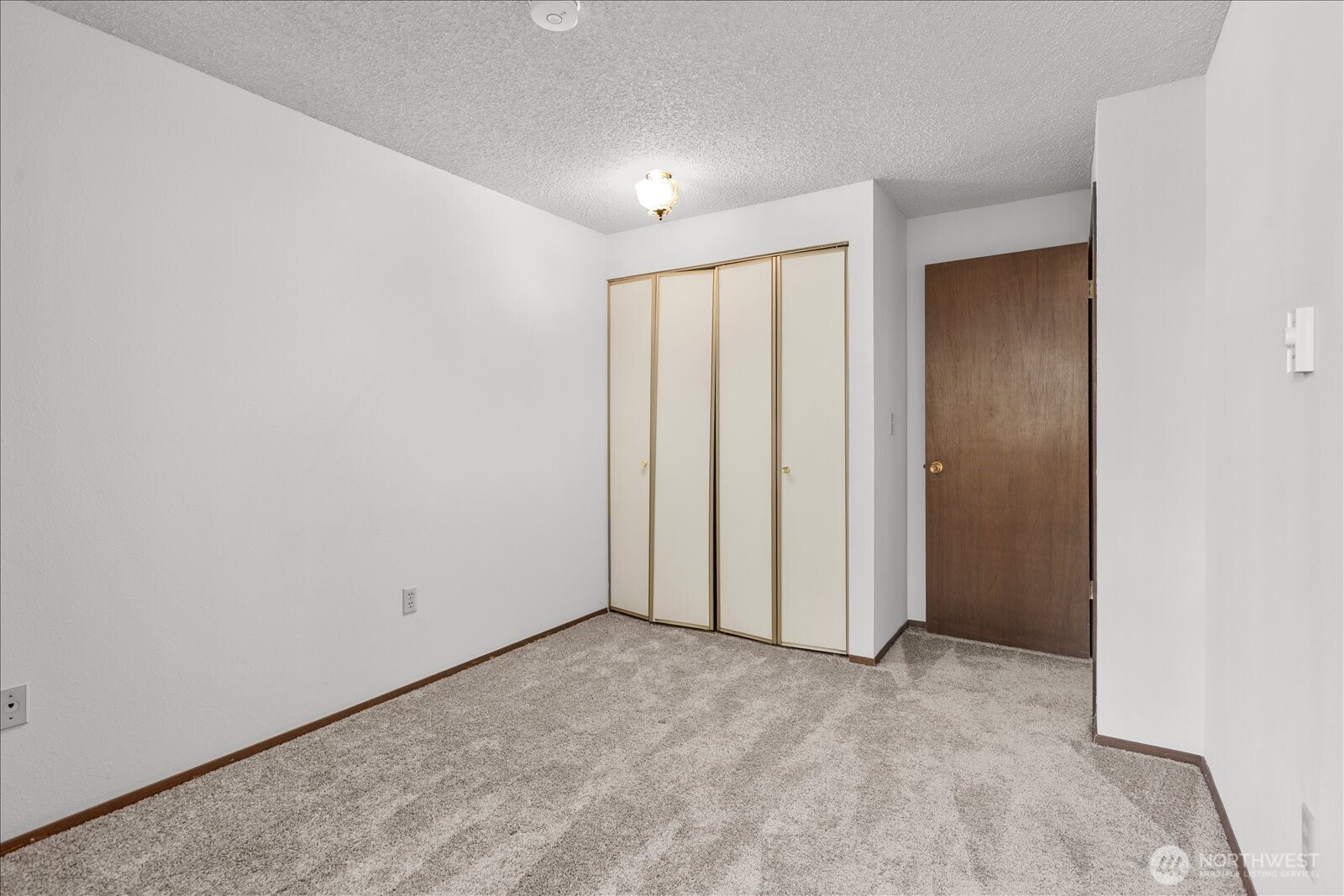15914 3rd Place C Property Photo 26