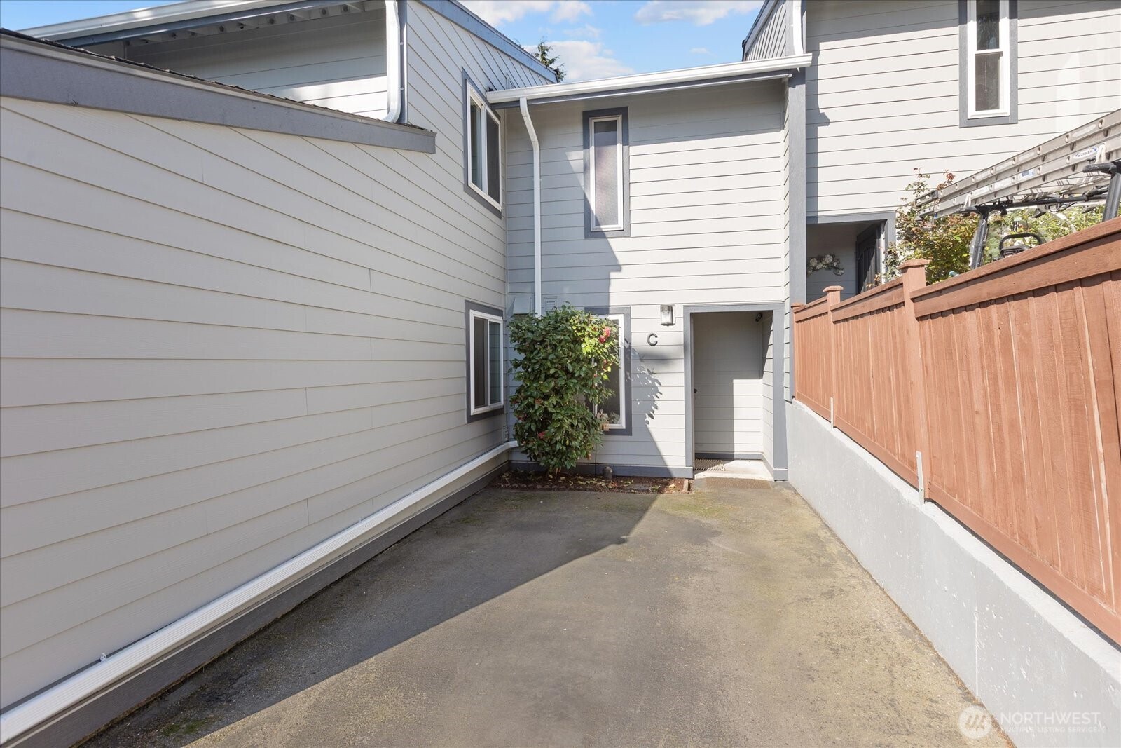 15914 3rd Place C Property Photo 32