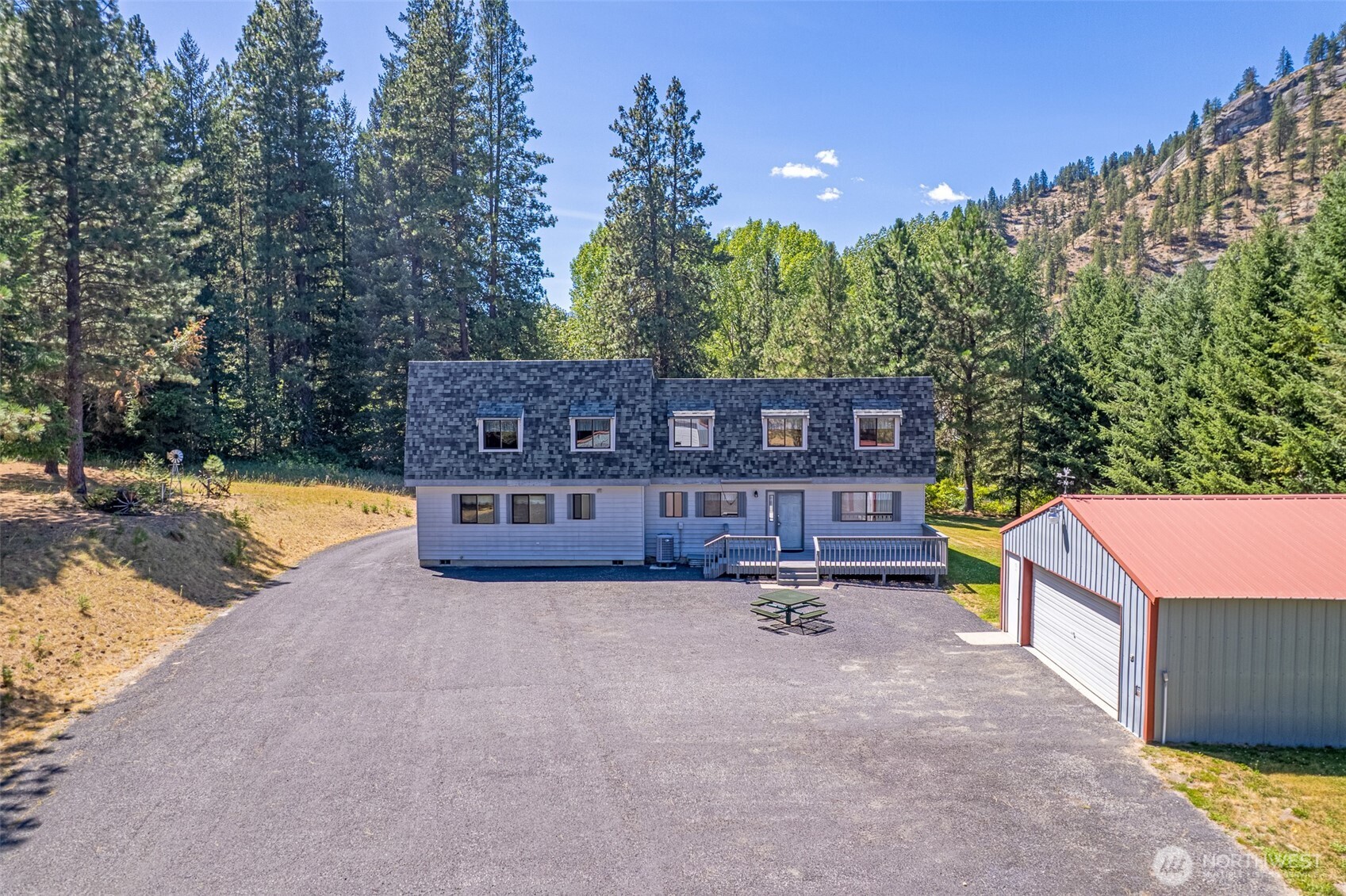 9585 Eagle Creek Property Photo 3