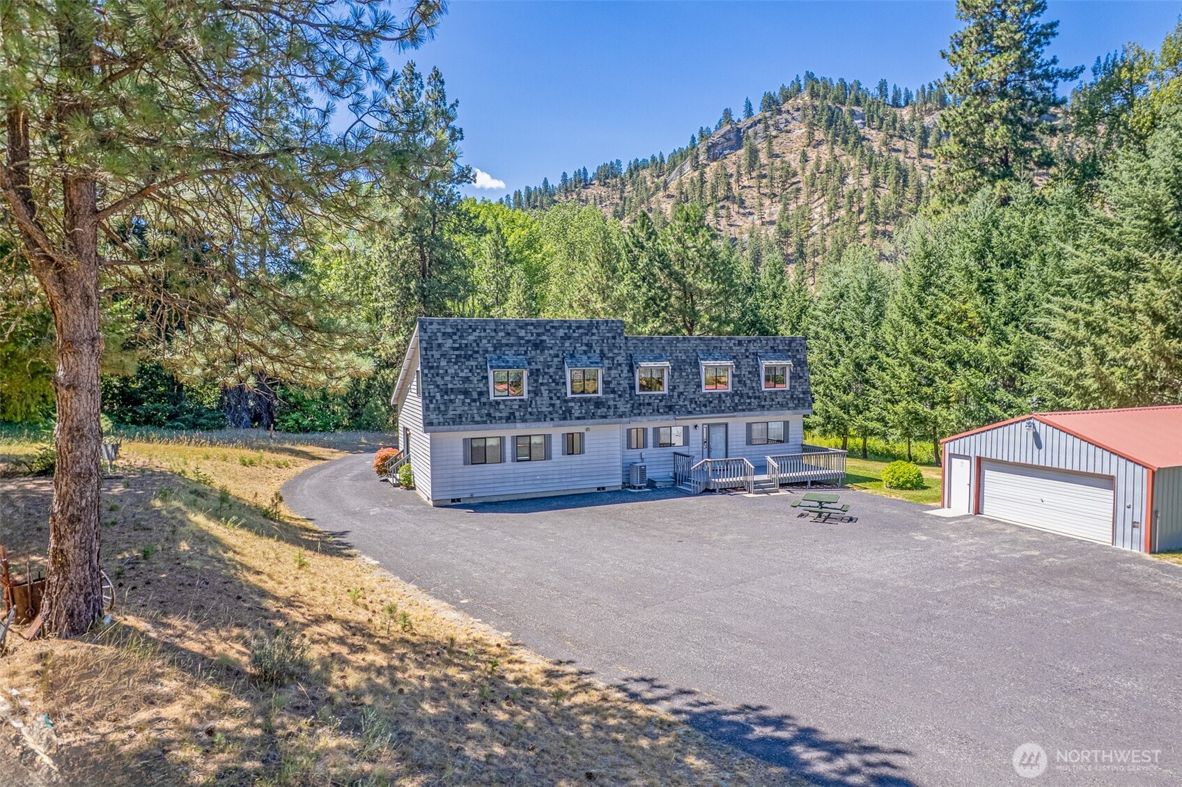 9585 Eagle Creek Property Photo 4