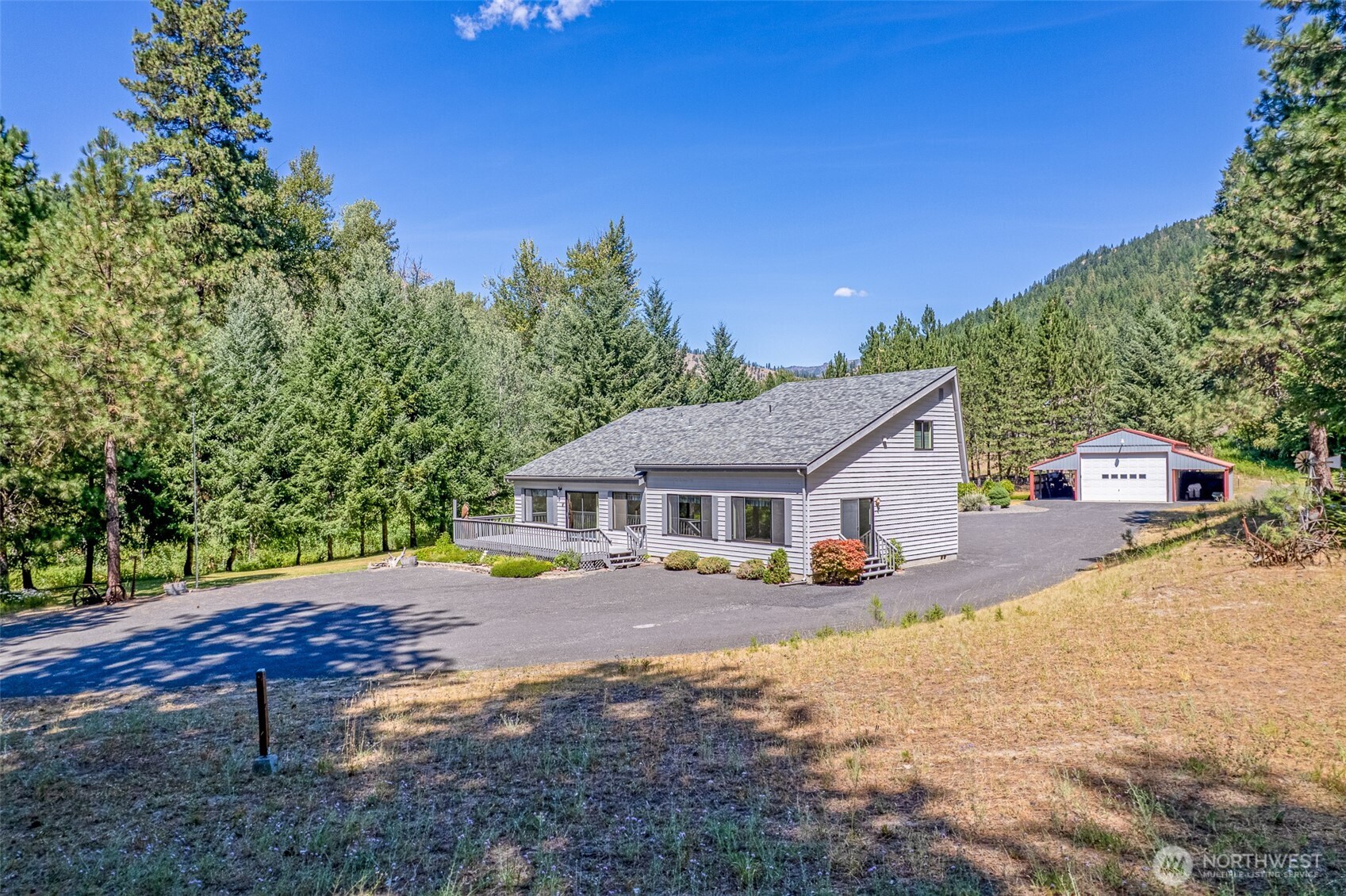9585 Eagle Creek Property Photo 5