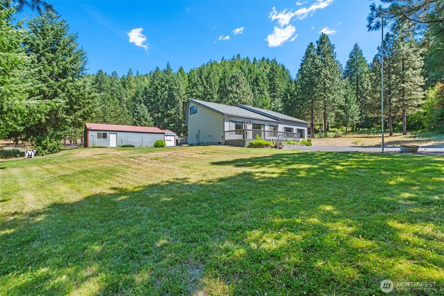 9585 Eagle Creek Property Photo 8
