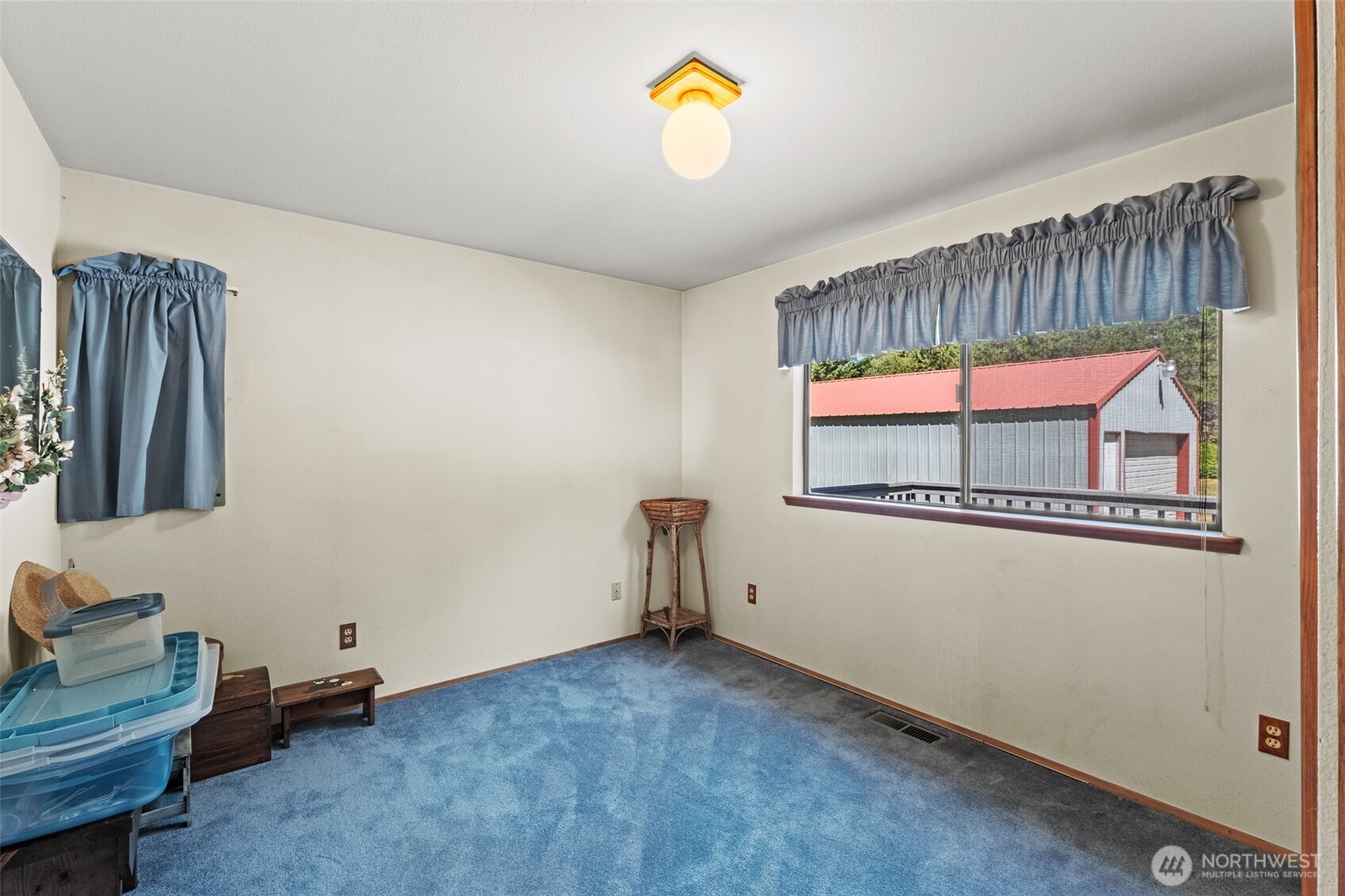 9585 Eagle Creek Property Photo 14
