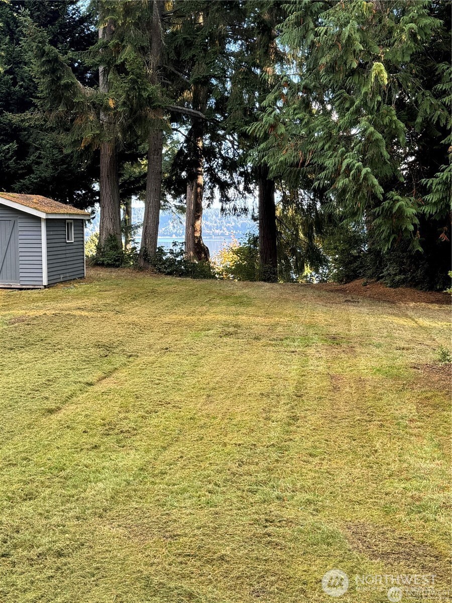 10911 Seaview Drive Property Photo 2