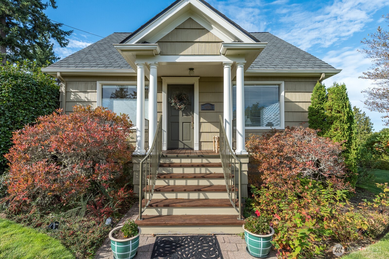 4436 Seahurst Property Photo 4