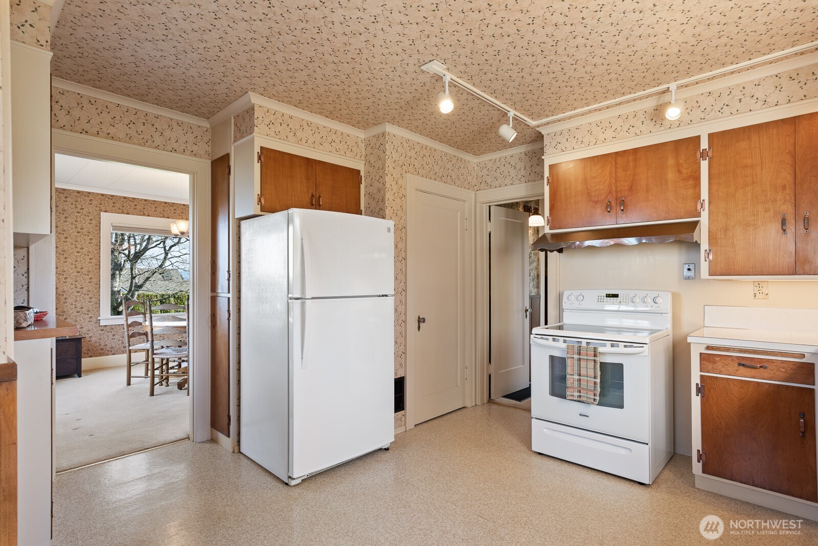 4436 Seahurst Property Photo 14