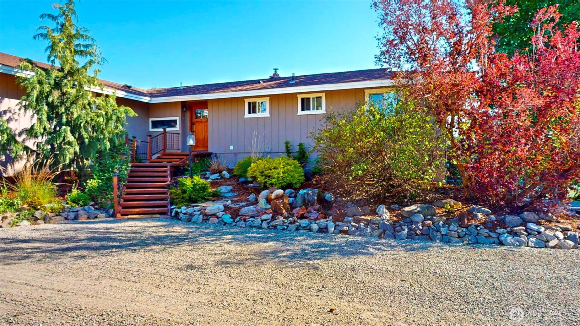 725 Okoma Drive Property Photo 4