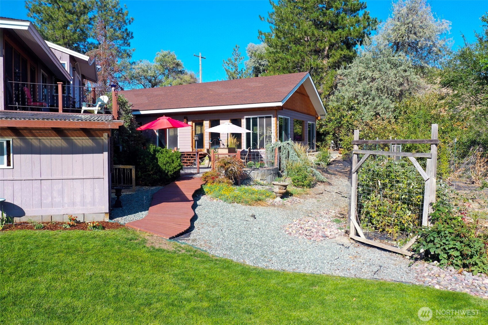 725 Okoma Drive Property Photo 32