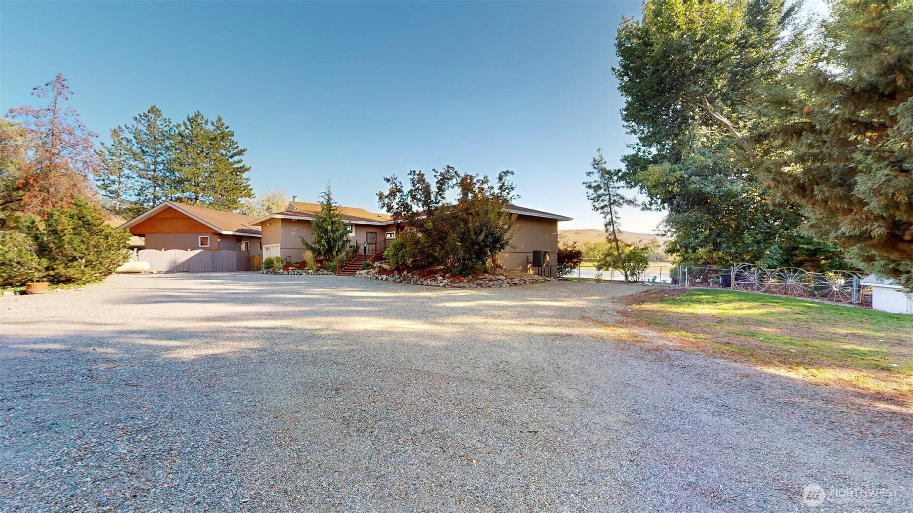 725 Okoma Drive Property Photo 37