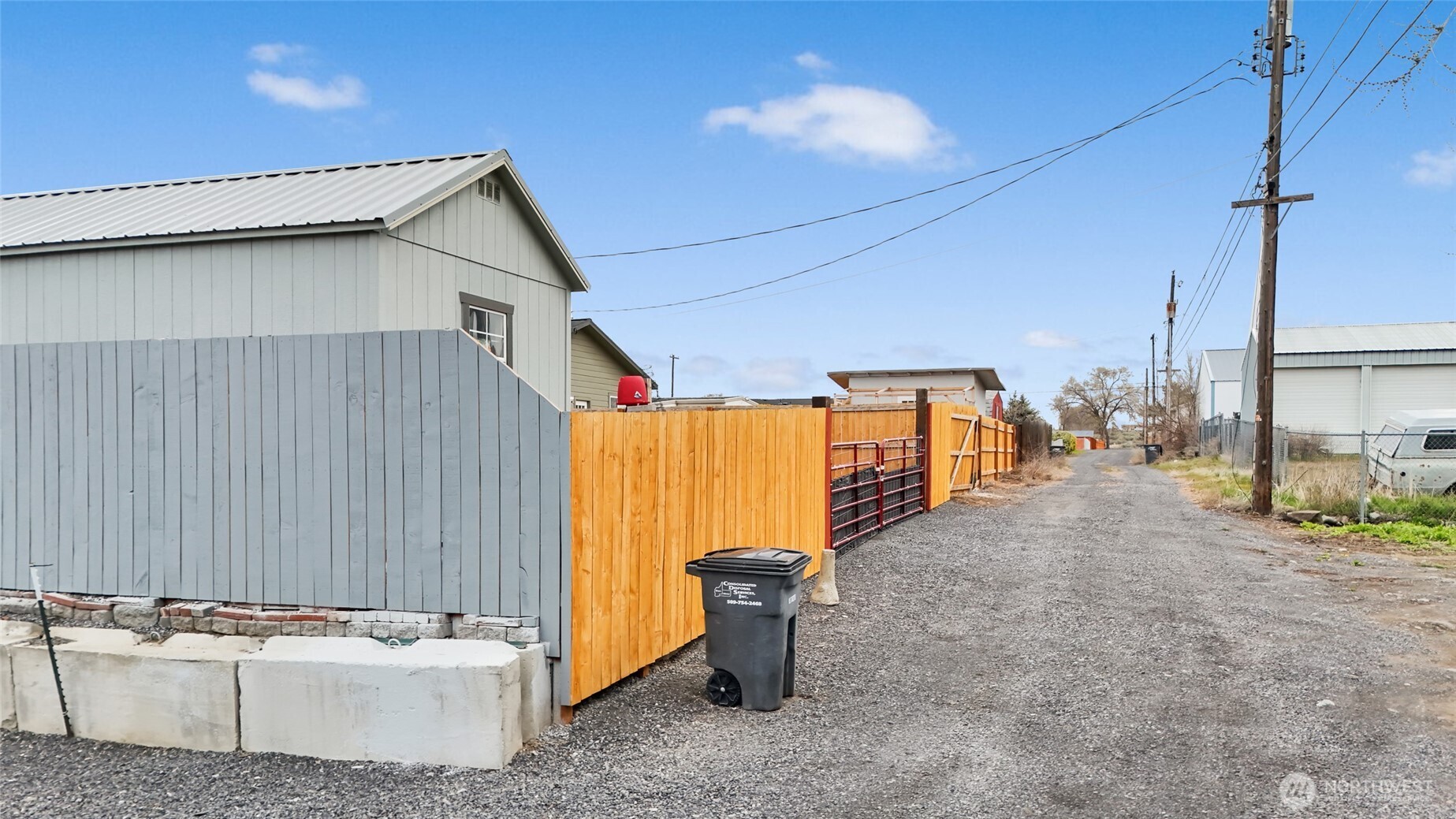 423 2nd Avenue Property Photo 3