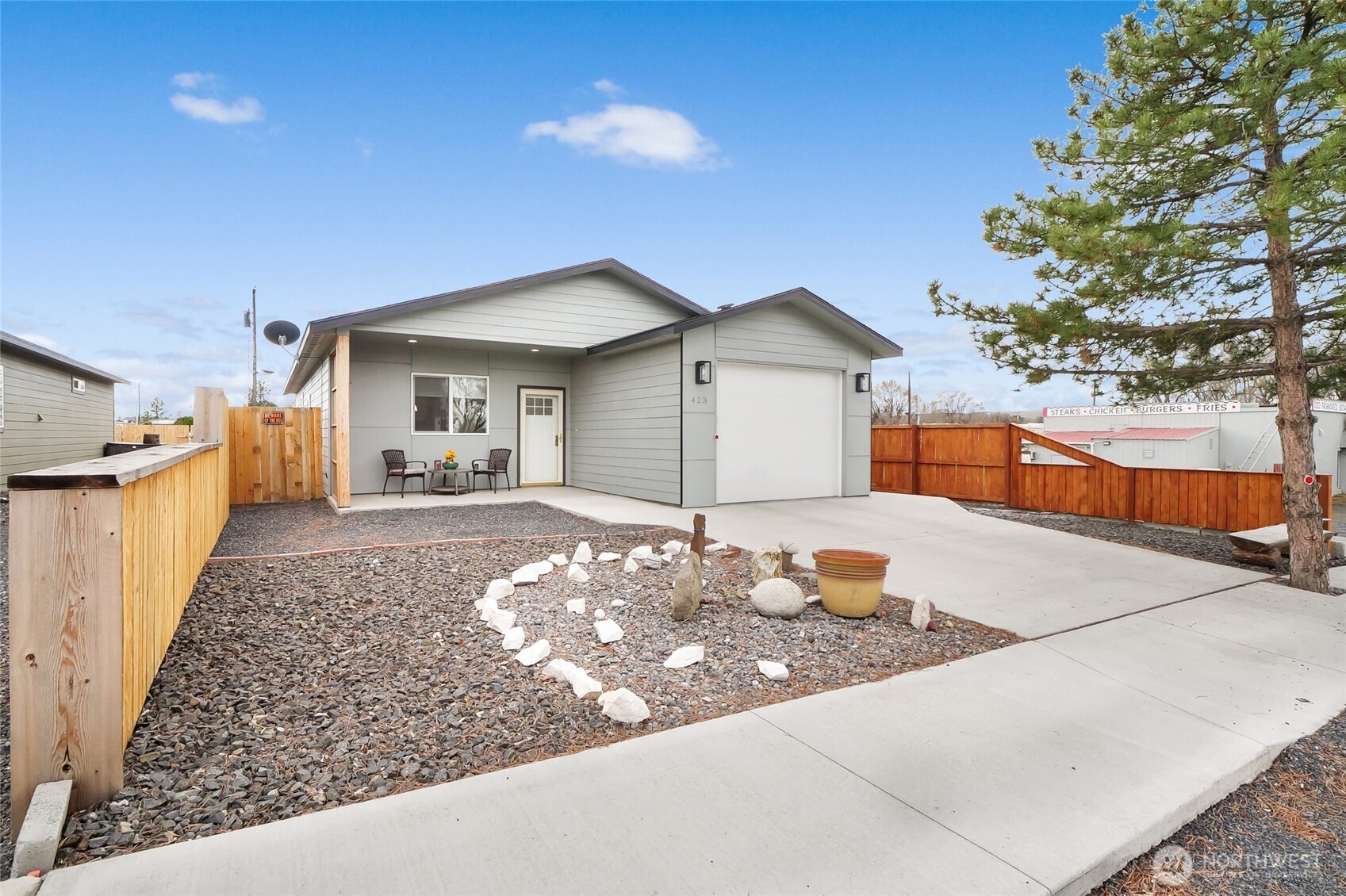 423 2nd Avenue Property Photo 6