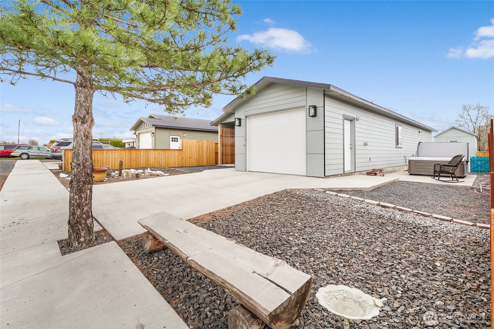 423 2nd Avenue Property Photo 7