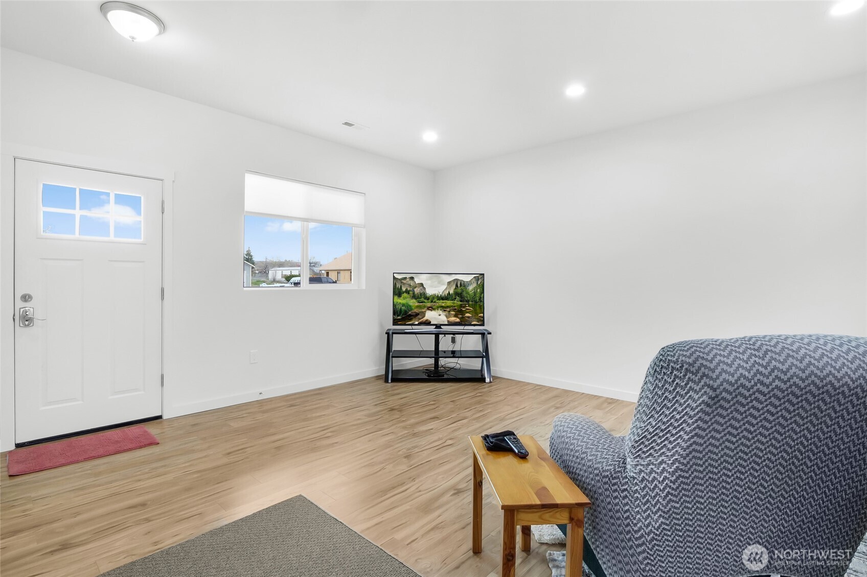 423 2nd Avenue Property Photo 13