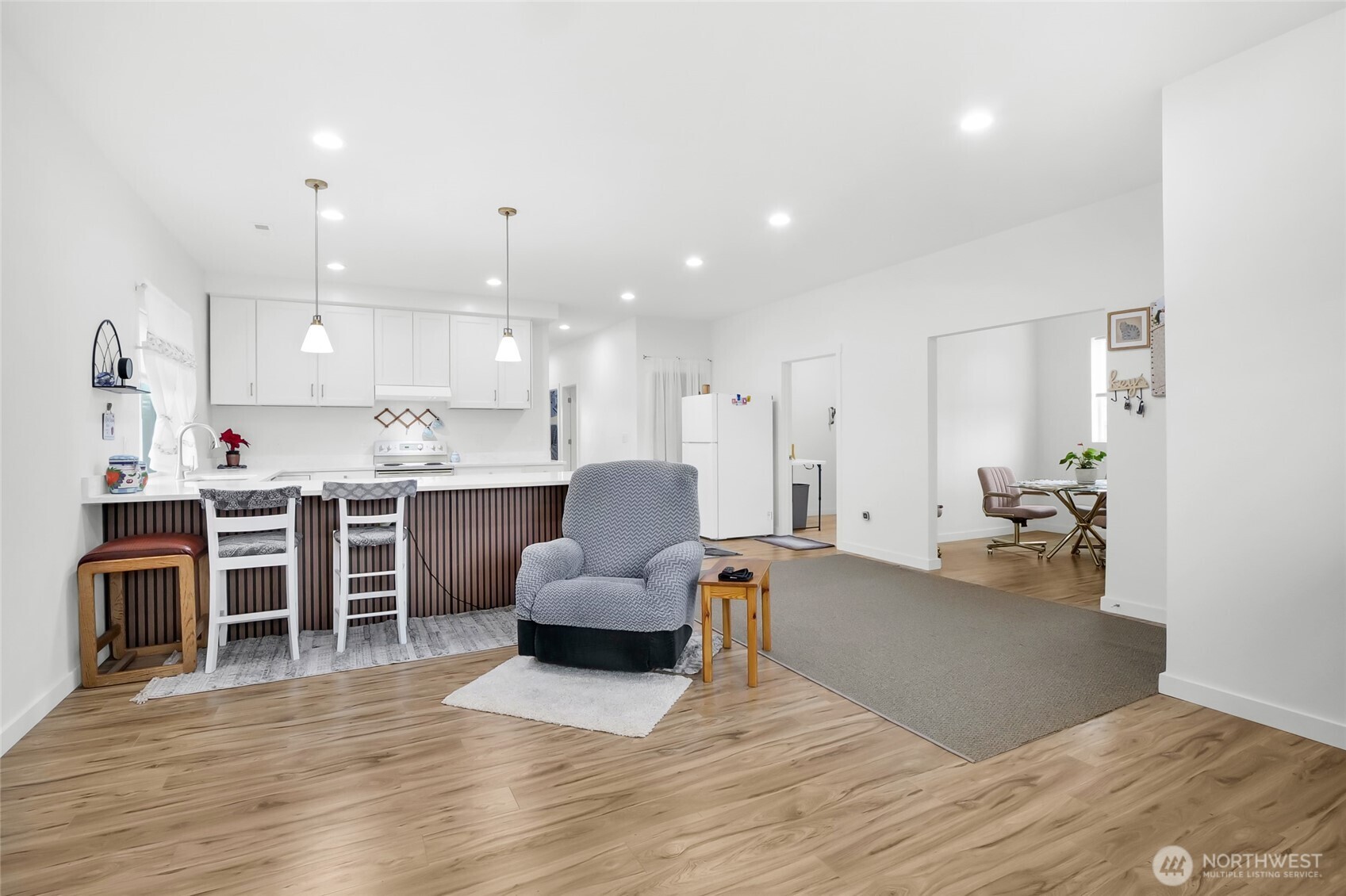423 2nd Avenue Property Photo 14