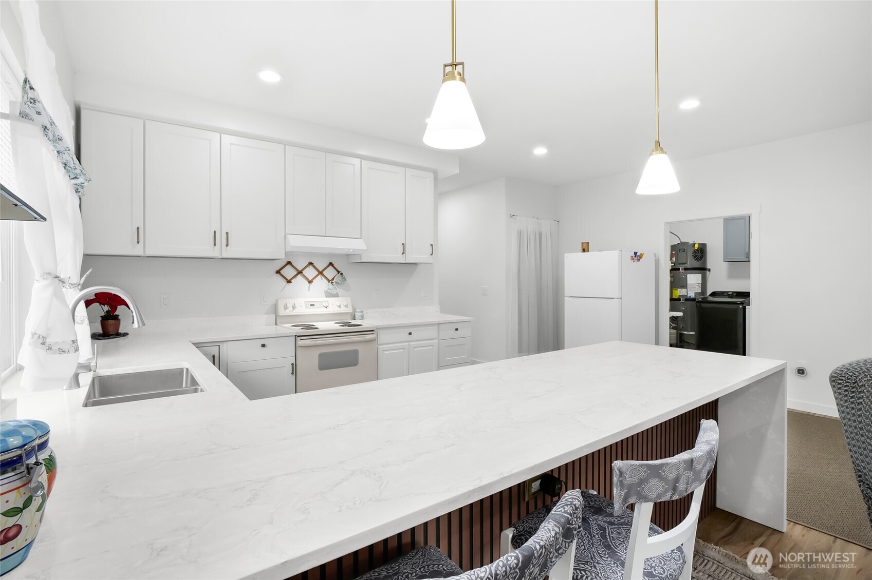 423 2nd Avenue Property Photo 17