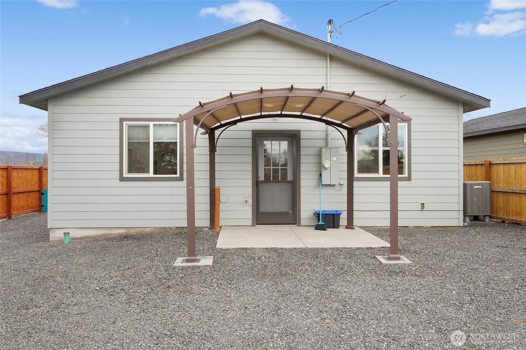 423 2nd Avenue Property Photo 35