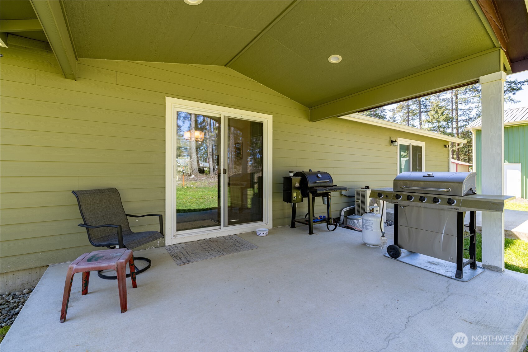 331 E Little Bear Lane Property Photo 29