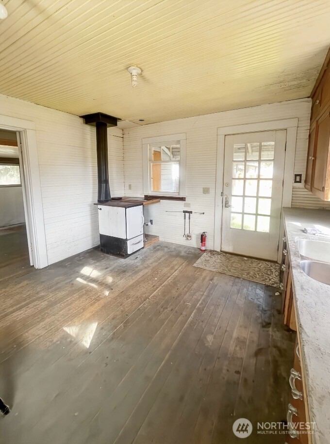 2900 Alexson Road Property Photo 9
