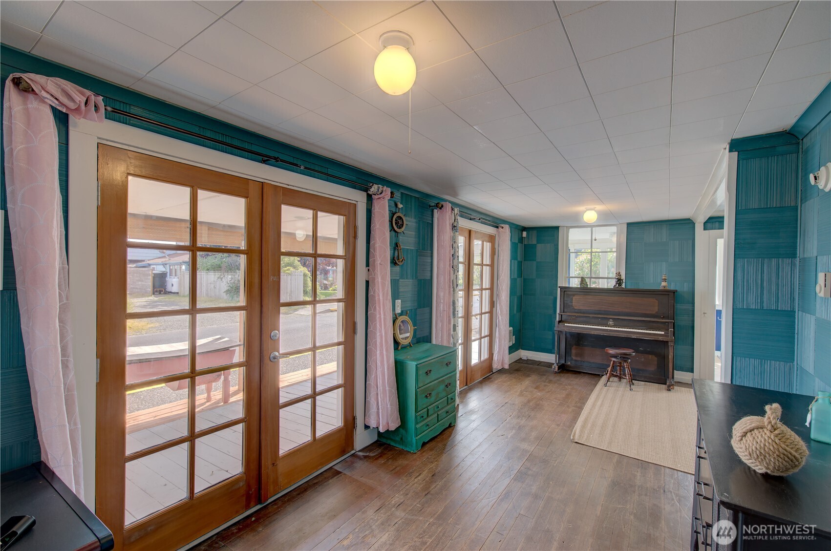 106 5th Street Property Photo 6