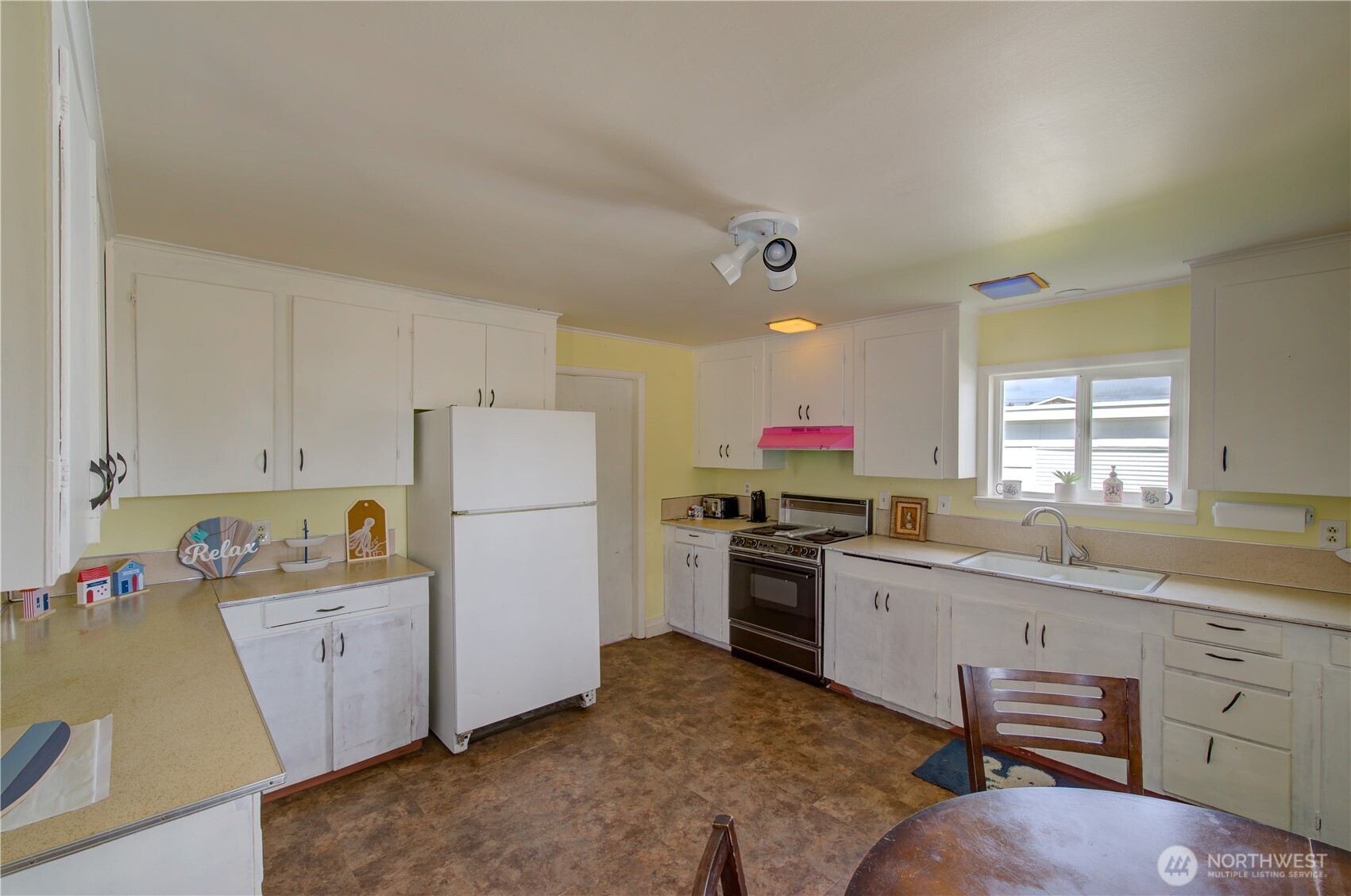 106 5th Street Property Photo 11
