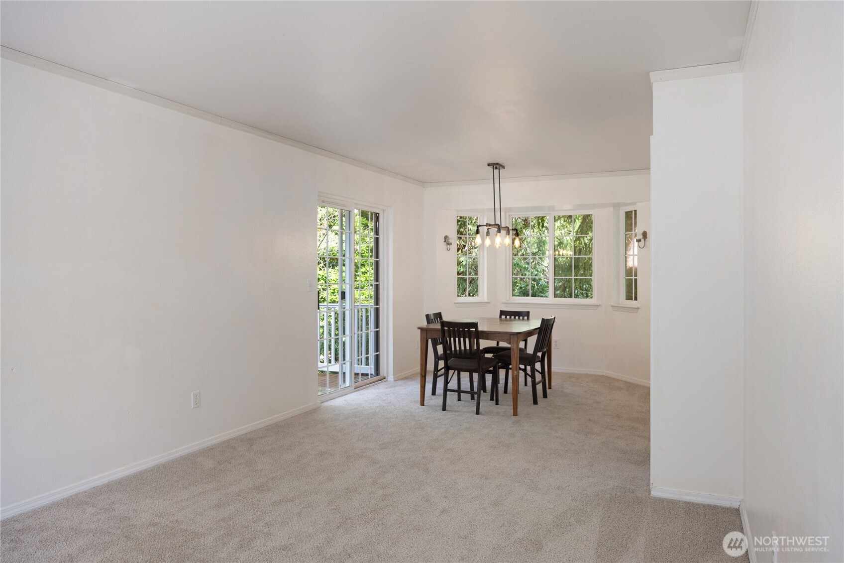 2275 Northlake Way Property Photo 6