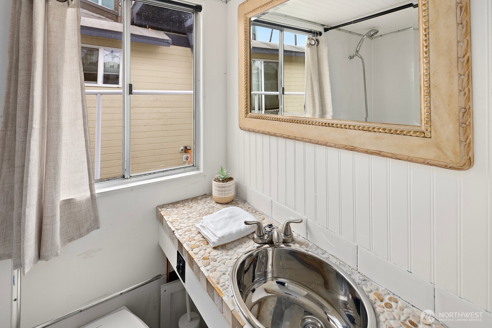 1818 Westlake Avenue D22 Property Photo 16