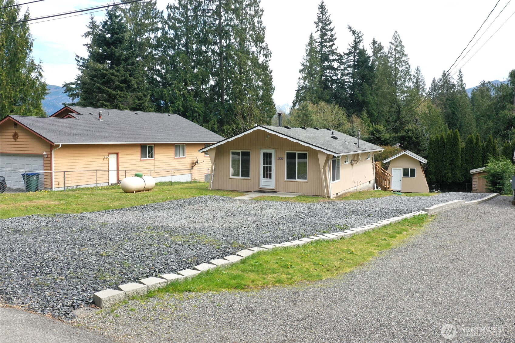 580 Summit Place Property Photo 1